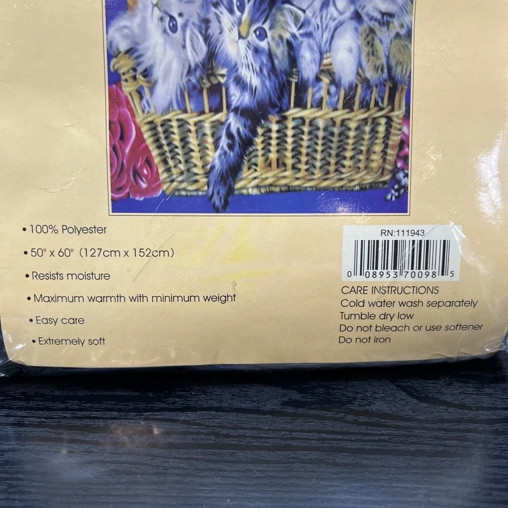 North Point Kitten in Basket Light Polar Fleece Throw Blue 100% Polyester 50x60‎
